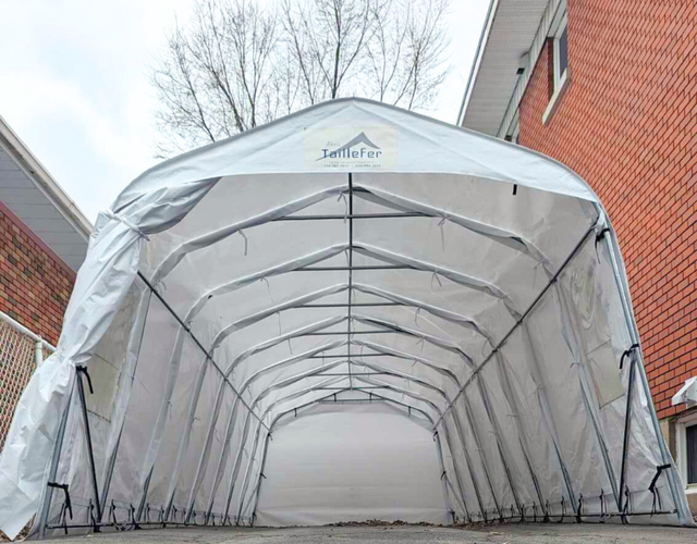 Installation des abris d'auto temporaires